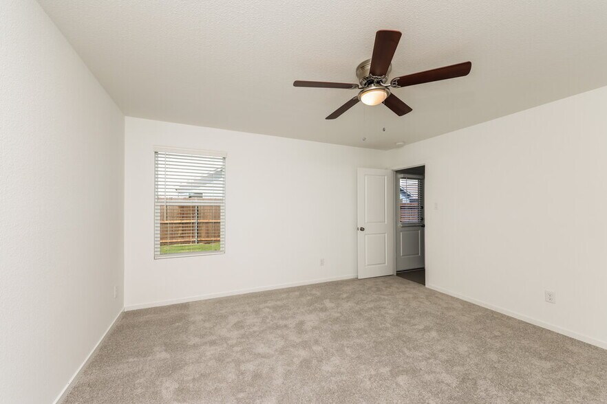 Building Photo - 1255 Maple St