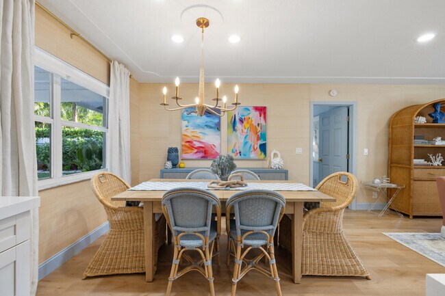 Building Photo - 2512 SW 5th St