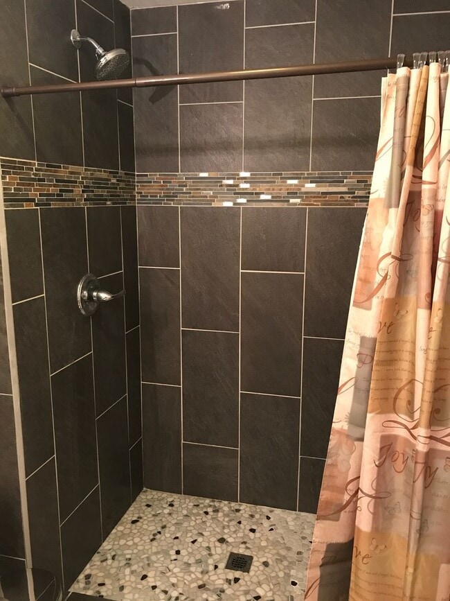 Building Photo - Modern 3 bed, 2 bath, south side flats rental