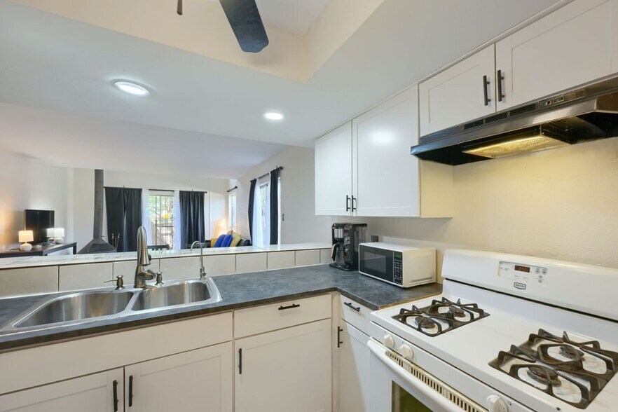 Building Photo - 4814 Misty Slope Ln