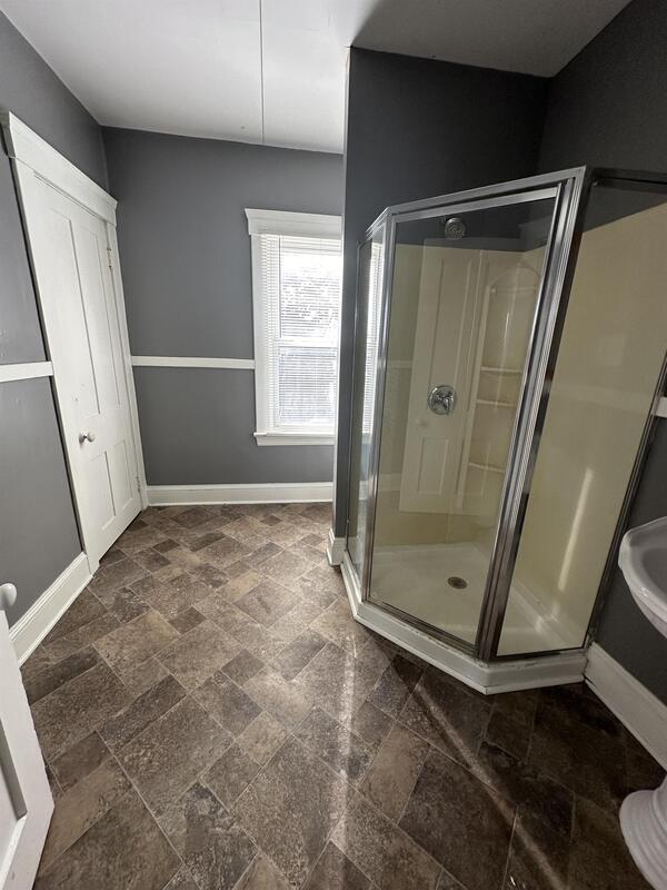 Building Photo - 2059 W 105th St