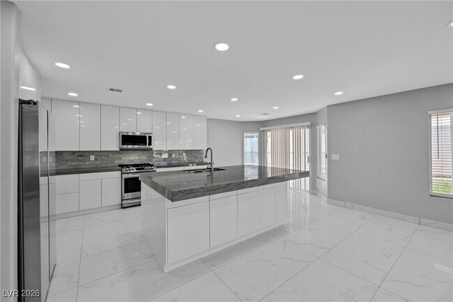 Building Photo - 265 Via Malorca St