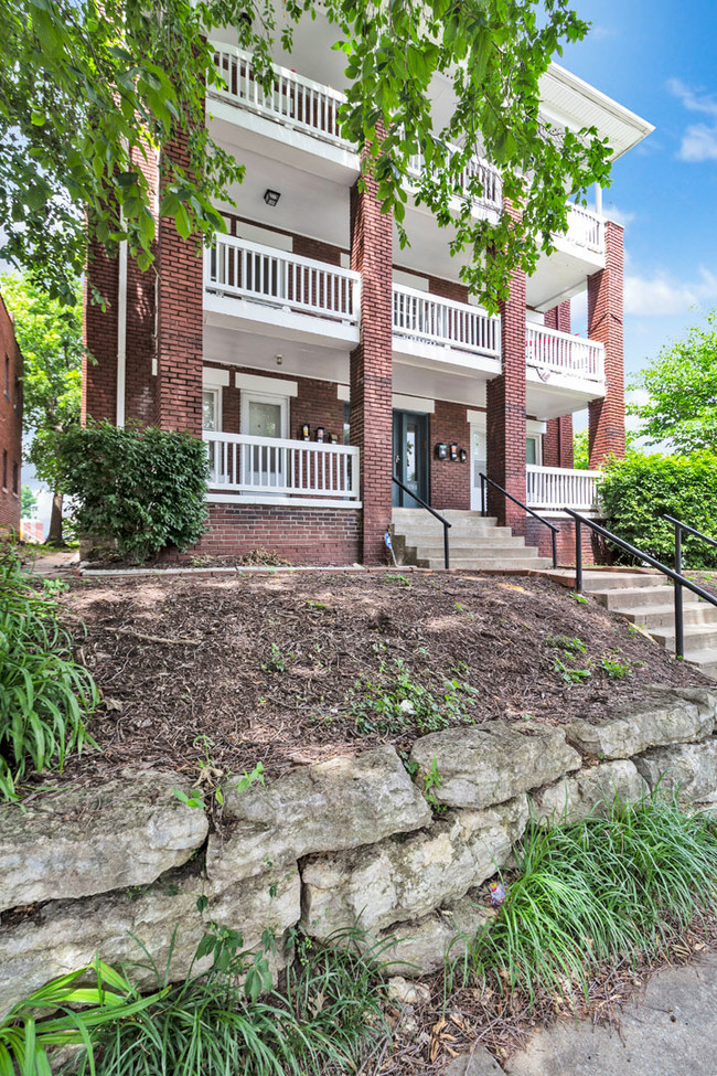 Building Photo - 2710 Holmes St