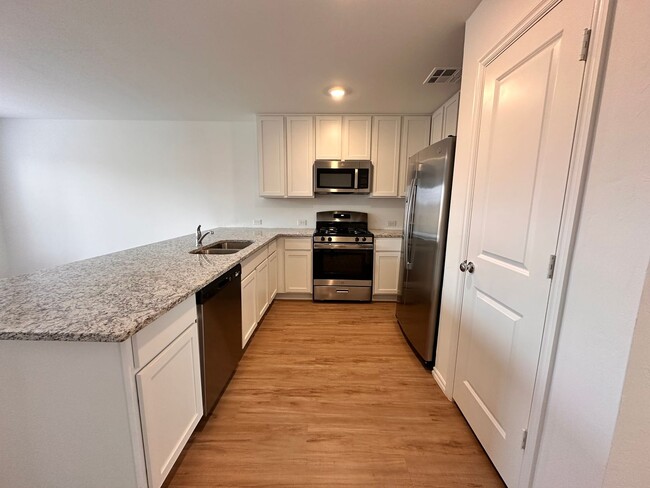 Building Photo - 3 Bed New Build Home