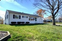 Building Photo - 9 Glenview Dr