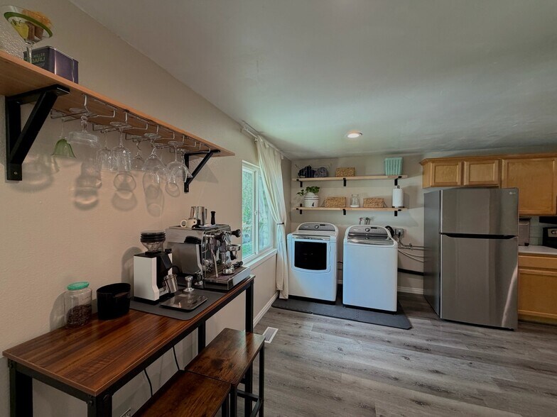 Building Photo - 4538 S 700 E
