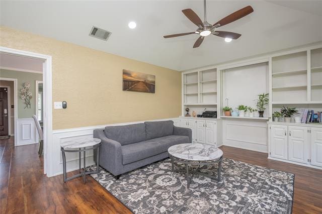 Building Photo - 116 Meadowglen Cir