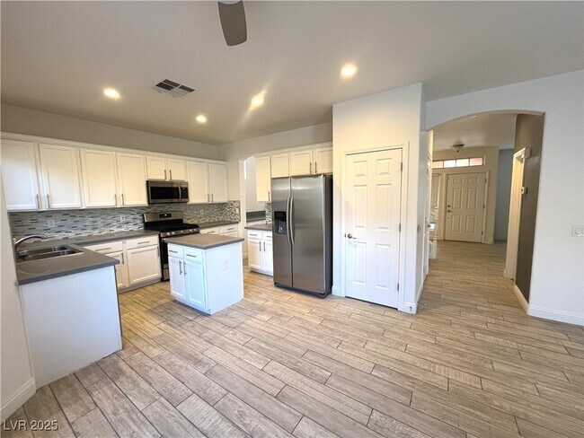 Building Photo - 1604 Wolf Canyon Ct