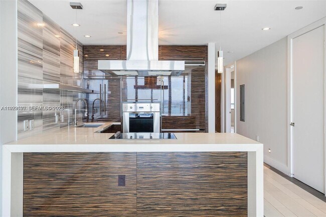 Building Photo - 1100 Biscayne Blvd