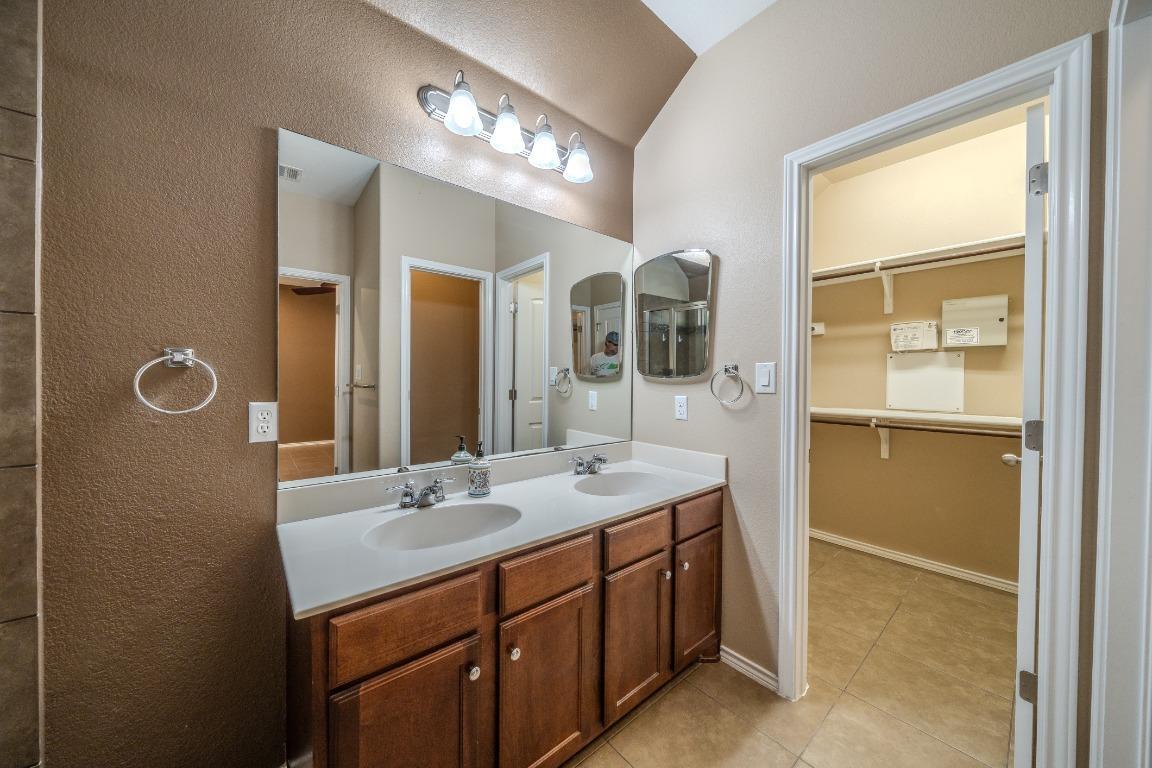 Building Photo - 304 Jack Ryan Ln