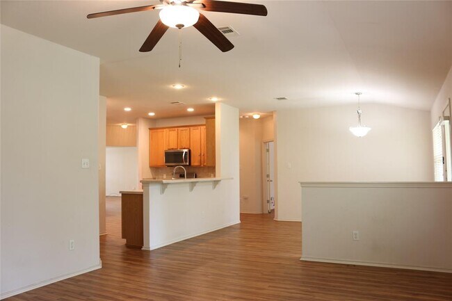 Building Photo - 1811 W Pflugerville Pkwy