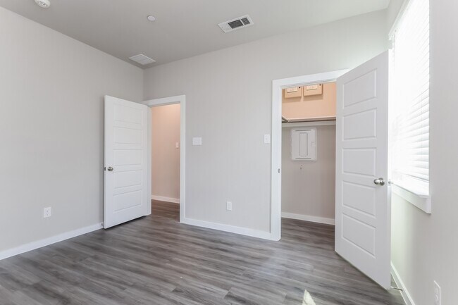 Building Photo - 18412 Idyllic Aly