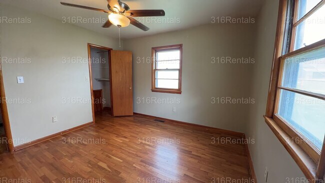 Building Photo - 130 N Ohio St