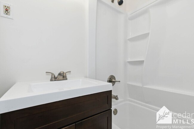 Building Photo - GORGEOUS Sleepy Hollow Home!!!!!