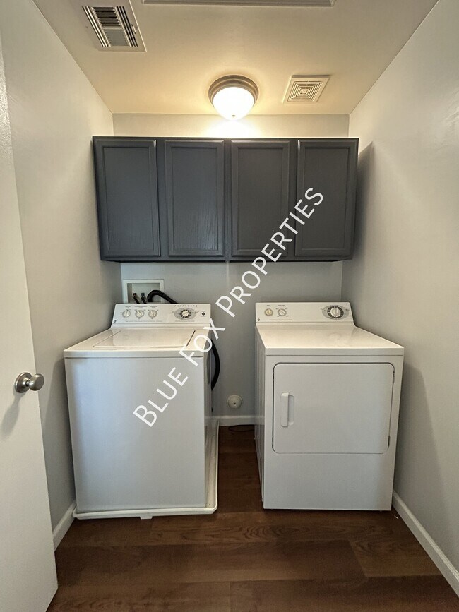 Building Photo - 10066 N Blue Crossing Way