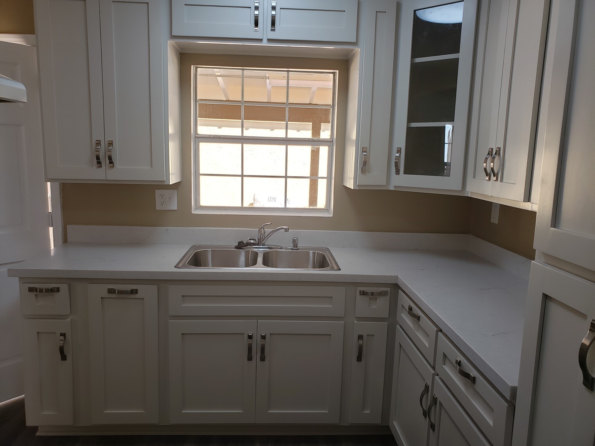 Building Photo - 8038 De Garmo Ave