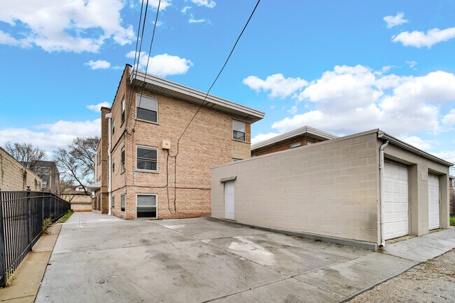 Building Photo - 3725 N Harlem Ave