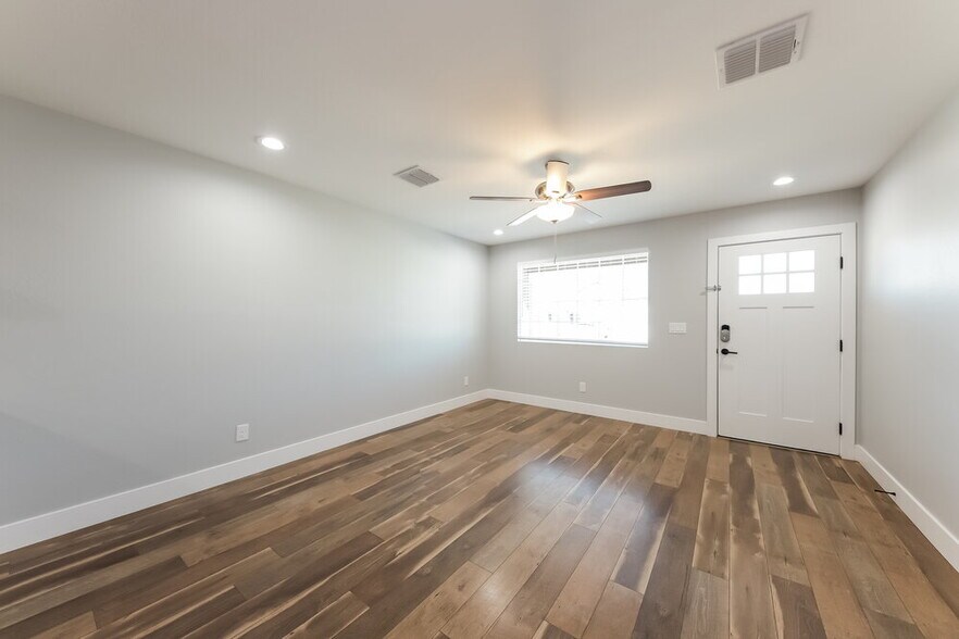 Building Photo - 4653 S 38th Dr