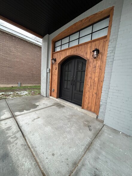 Building Photo - 2527 Porter Ave