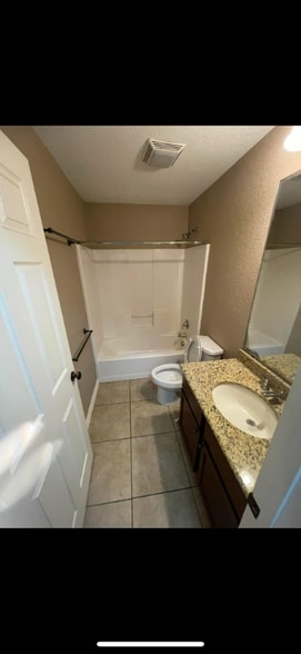 Building Photo - 119 Circle Ct