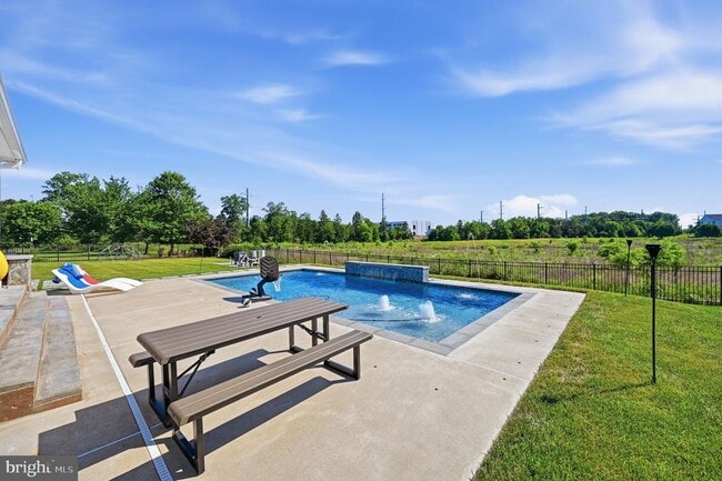 Building Photo - 23222 Hemmingford Cir