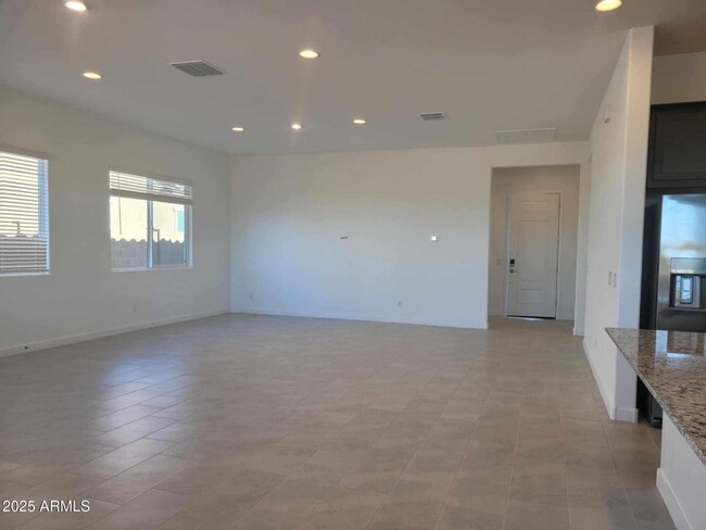 Building Photo - New 2025 Built ++ 4-Bed home + Den in Surp...