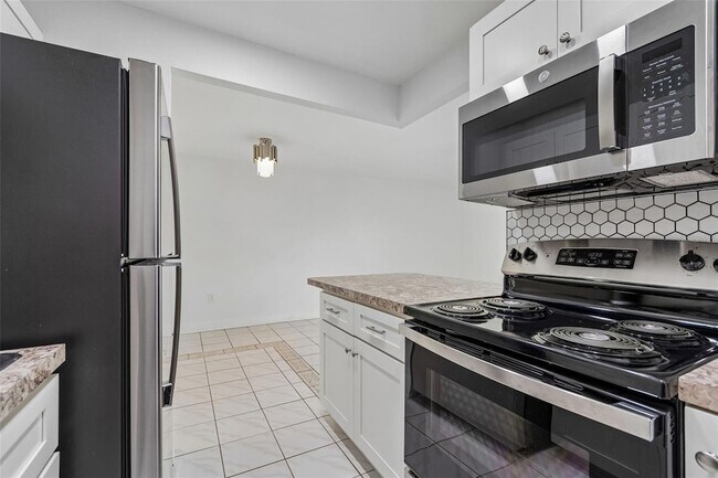 Building Photo - 237 S McMullen Booth Rd