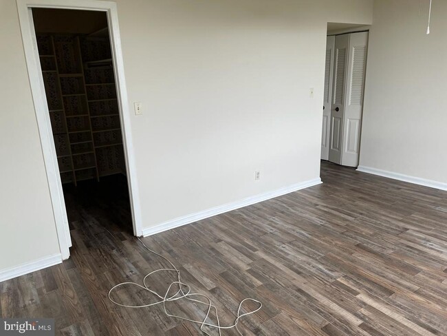 Building Photo - 3713 S George Mason Dr