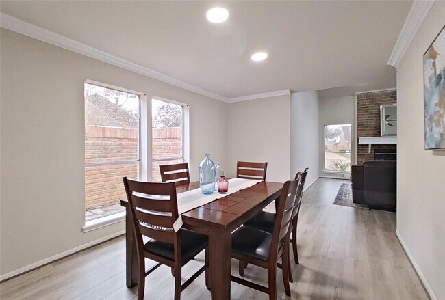 Building Photo - 20206 Lake Sherwood Dr