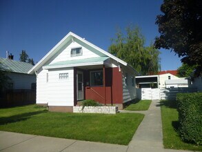 Building Photo - 2Bed 1Bath Whitefish Downtown Home