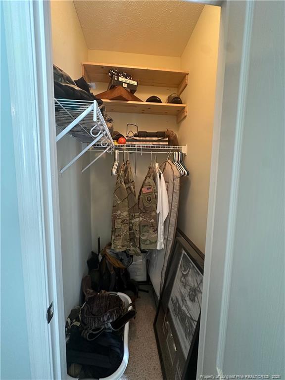 Building Photo - 143 Fairway Ln