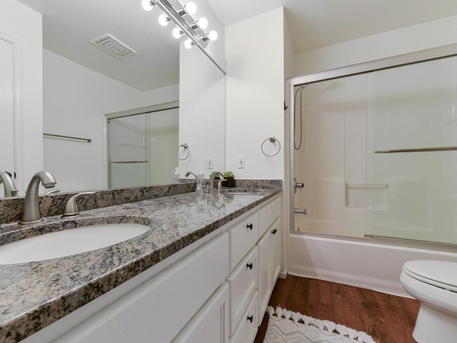 Building Photo - Stunning and Elegant 4+ Bedroom on Park-Like Lot Pine Lake Estates Sammamish