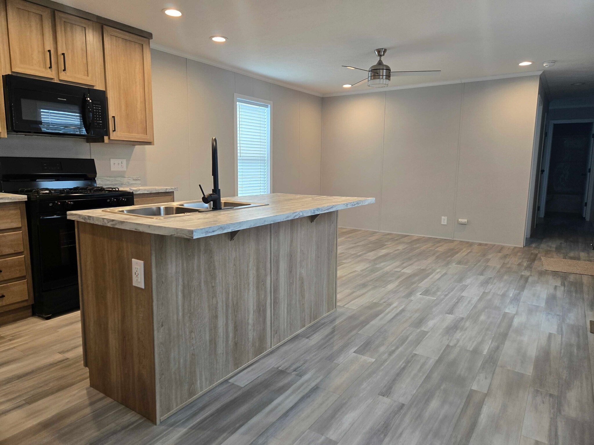 Building Photo - 52962 N Yorktown Ct