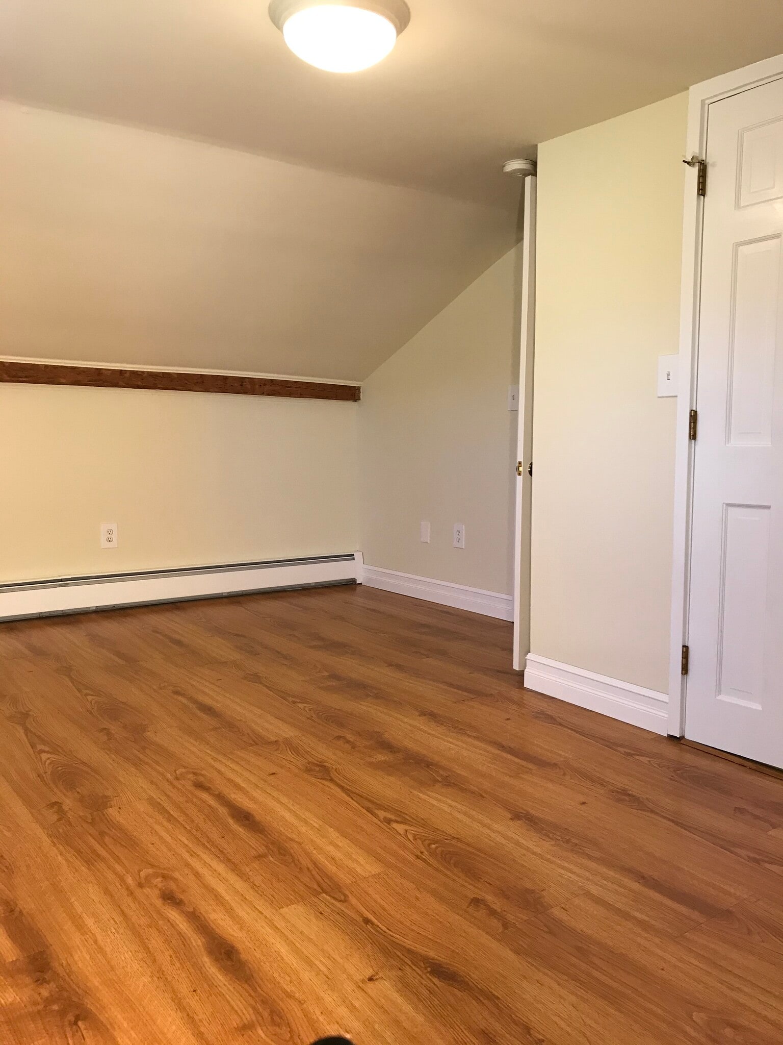 bedroom - 49 School St