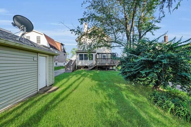 Building Photo - 3940 Delmar Ave