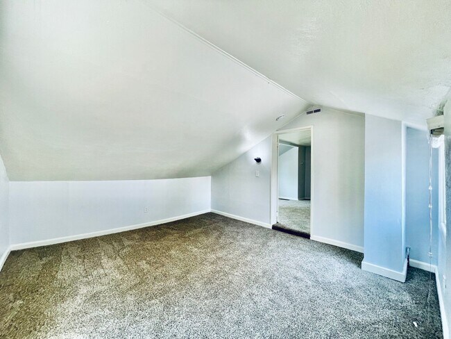 Building Photo - Renovated 4 bedroom 2 bath Home with Plenty of Space!