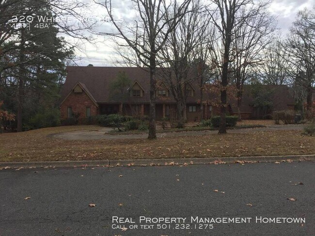 Building Photo - 220 Whispering Hill St