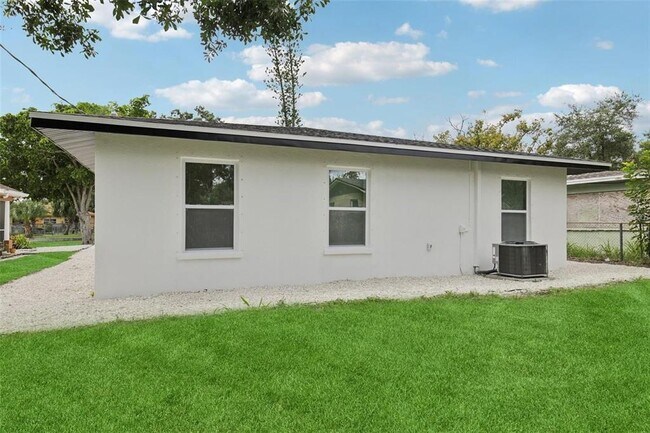 Building Photo - 3530 Goodrich Ave