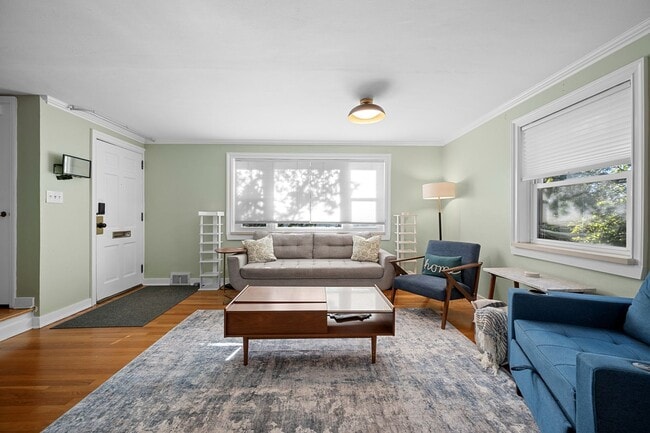 Building Photo - Furnished Rental in Shadyside