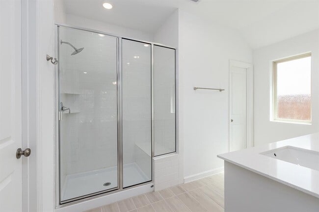 Building Photo - 28809 Mount Bonnell Dr