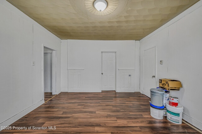 Building Photo - 2528 Boulevard Ave