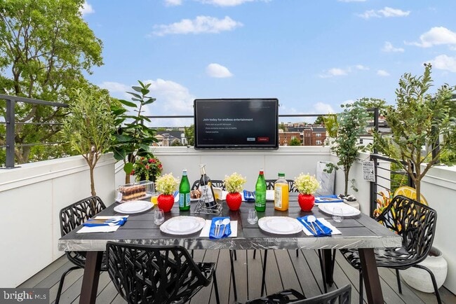 Building Photo - 1417 Montello Ave NE