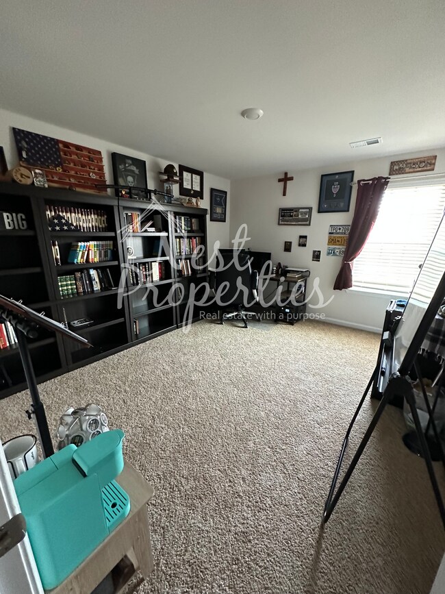 Building Photo - 413 Pine Log Run