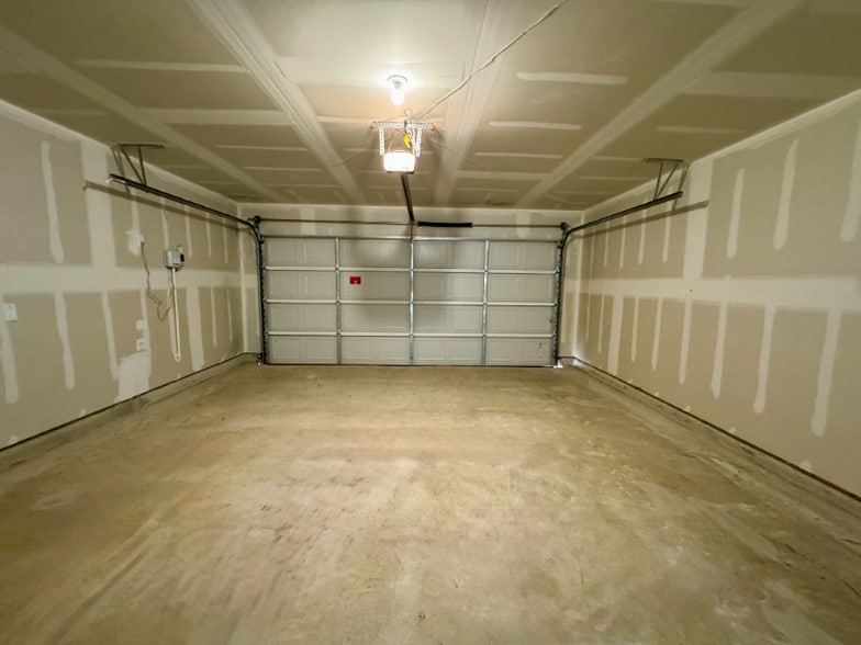 Building Photo - 3148 Burmese St