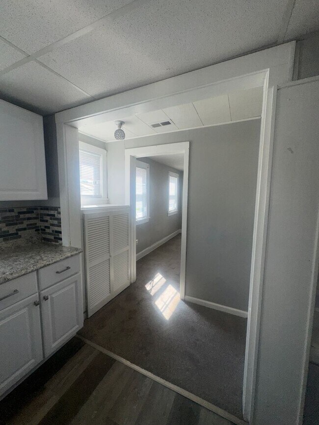 Building Photo - 2317 Broad St