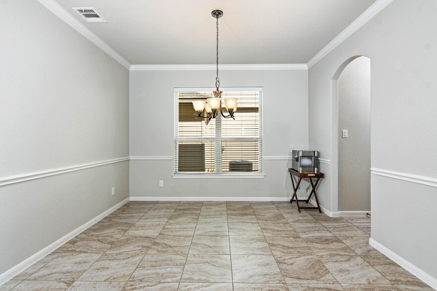 Building Photo - 9870 Mulhouse Dr