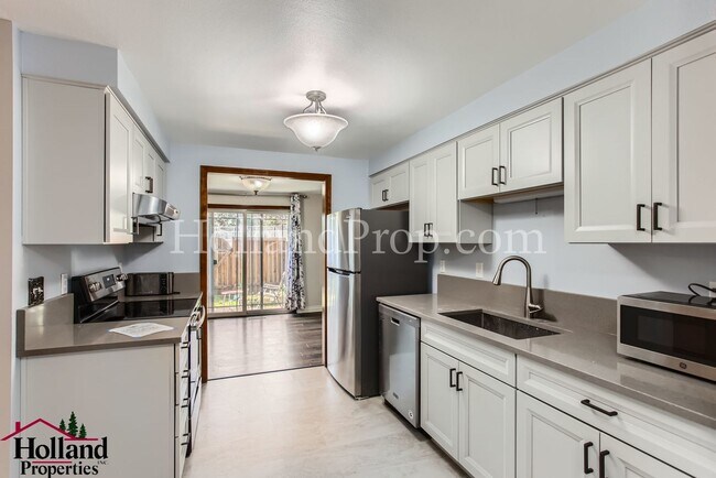 Building Photo - Charming 3-Bed, 2-Bath Home with Stunning Neighborhood Views & Excellent Amenities! NEW PRICE and...