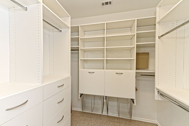 Building Photo - 533 Mill Pond Path