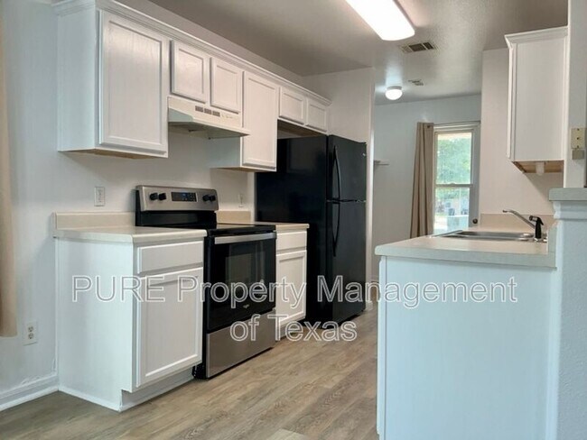 Building Photo - 244 Marvin Cove