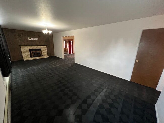 Building Photo - 1300 Riverview Rd